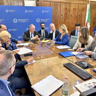 misura contro l'ultra fast fashion